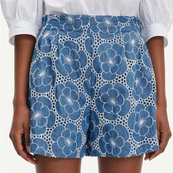 Samsoe Jimea Denim Blue Flower Shorts Size Large NWT - Picture 3 of 6